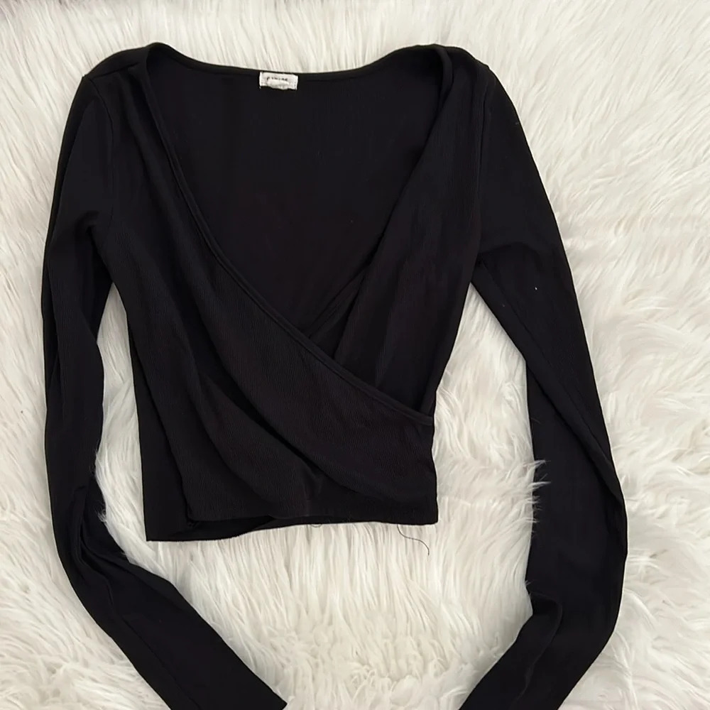 Garage ribbed wrap black crop shirt size XS long sleeve